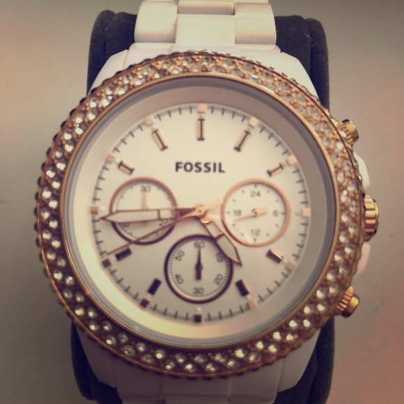 Fossil Rose Gold Shell White Watch - Picture 1 of 3